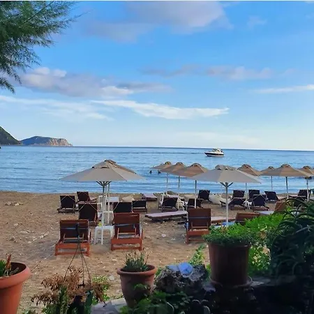 Ferienpoolwohnung Vrisoules * Methoni (Messenia)